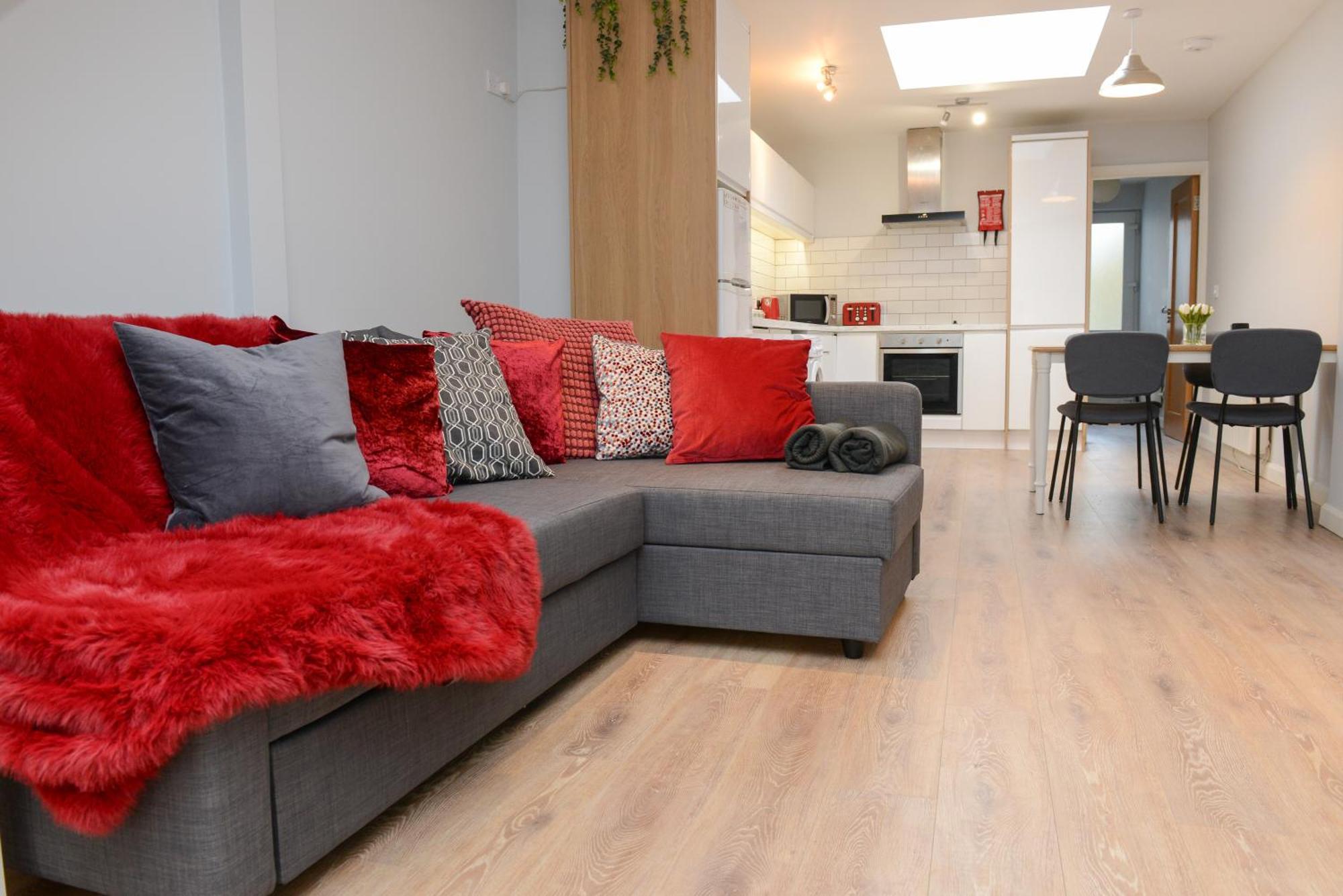 The Red Keep Fab Location - Two Bed - Two Bathrooms -Townhouse Galway Eksteriør billede